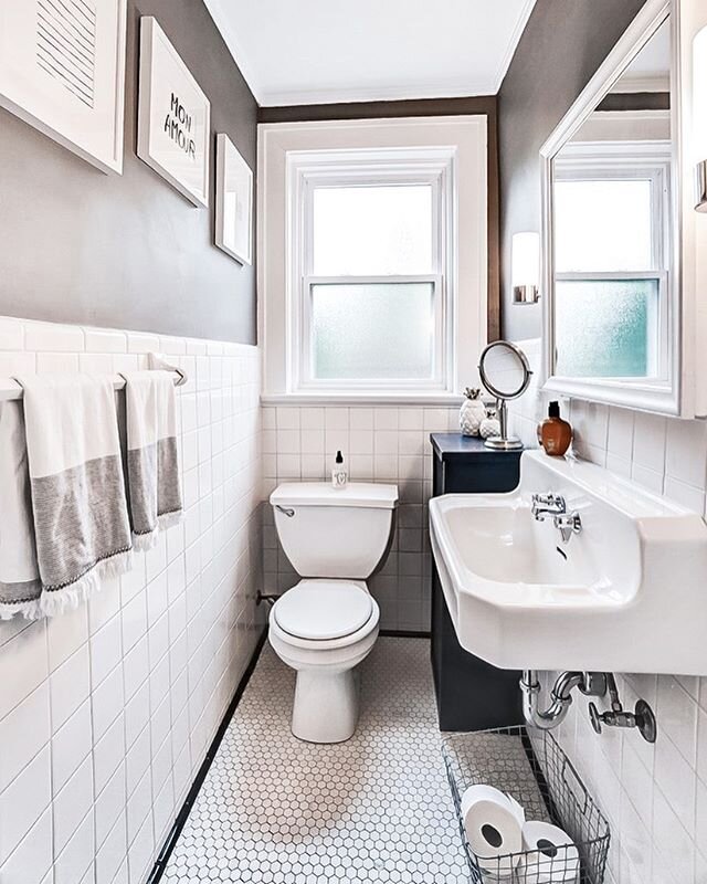 Who doesn&rsquo;t love a pretty powder room?! 😍😍😍 [MLS 816467 - 2101 Far Hill Ave, Oakwood] #kunalpatelgroup #dreamhome
