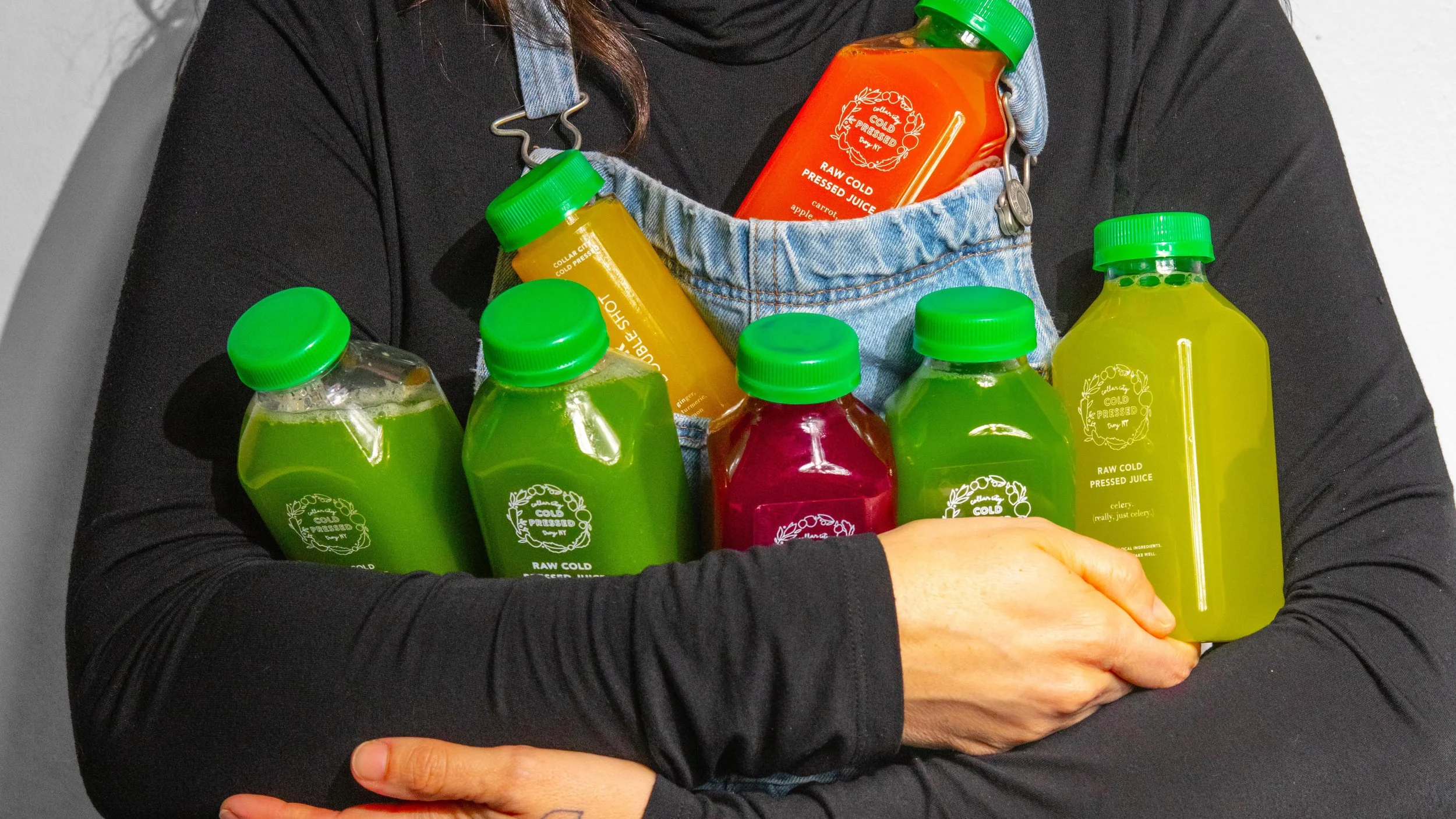 JuiceCleanse-WebHorizontal-Hug-4671.jpg