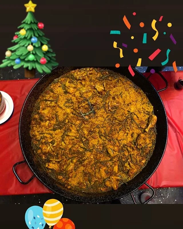 Feliz navidad - merry Christmas 🎄
.
&bull;
&bull;
#paella #events #gathering #paellaevent #paellamagazine #rice #sf #bayarea #washingtondc #westcosss #eastcosss #🇪🇸 #🥘 #pellasandcos #espa&ntilde;olesporelmundo #ma&ntilde;osinsf #ma&ntilde;oinDC #