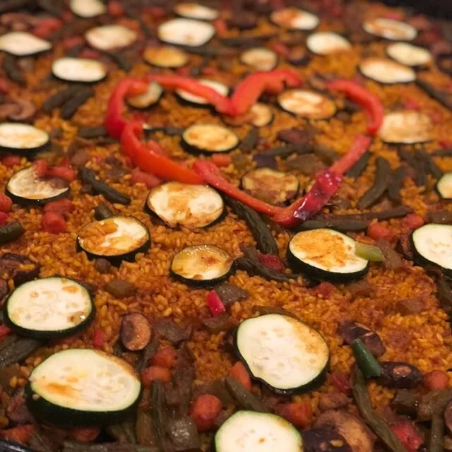 Happy Valentine&rsquo;s Day ❤️ .
.
.
#paella #events #gathering #paellaevent #paellamagazine #rice #sf #bayarea #washingtondc #westcosss #eastcosss #🇪🇸 #🥘 #pellasandcos #espa&ntilde;olesporelmundo #ma&ntilde;osinsf #ma&ntilde;oinDC #paellamagazine