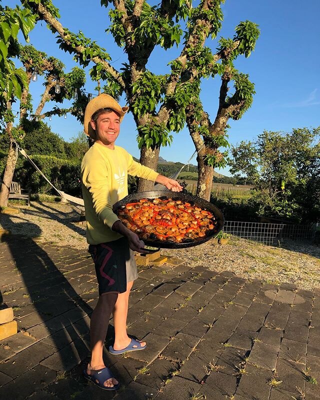 In this complicated time, we will also deliver paella to your house or party. 
Stay healthy amigos. 
#coronavirus #paella #events #gathering #paellaevent #paellamagazine #rice #sf #bayarea #washingtondc #westcosss #eastcosss #🇪🇸 #🥘 #pellasandcos #