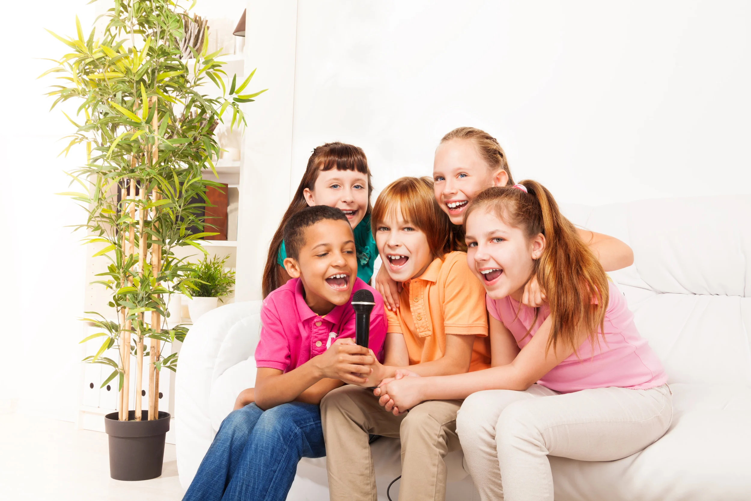 kids singing .jpg