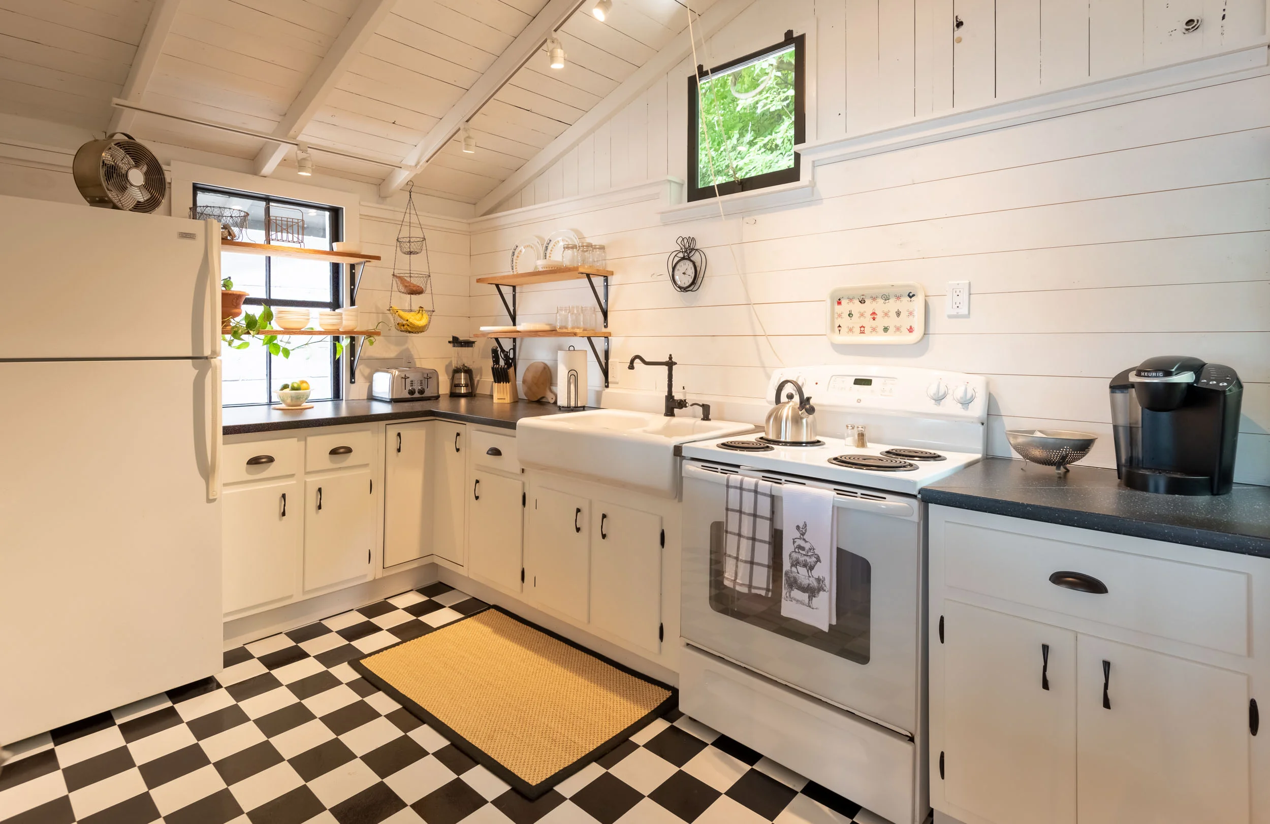 2018 South Cottage-283-HDRWeb.jpg