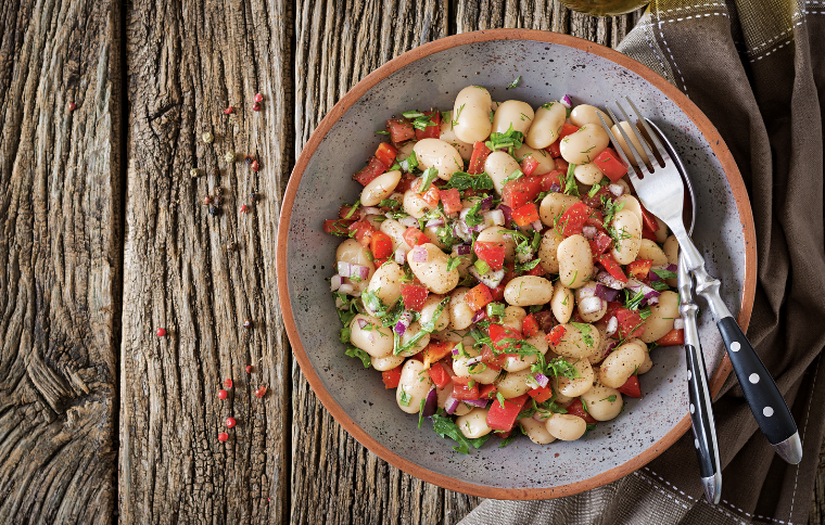 White Bean, Spinach, and Tomato Salad: Quick, Seasonal and Super Healthy 