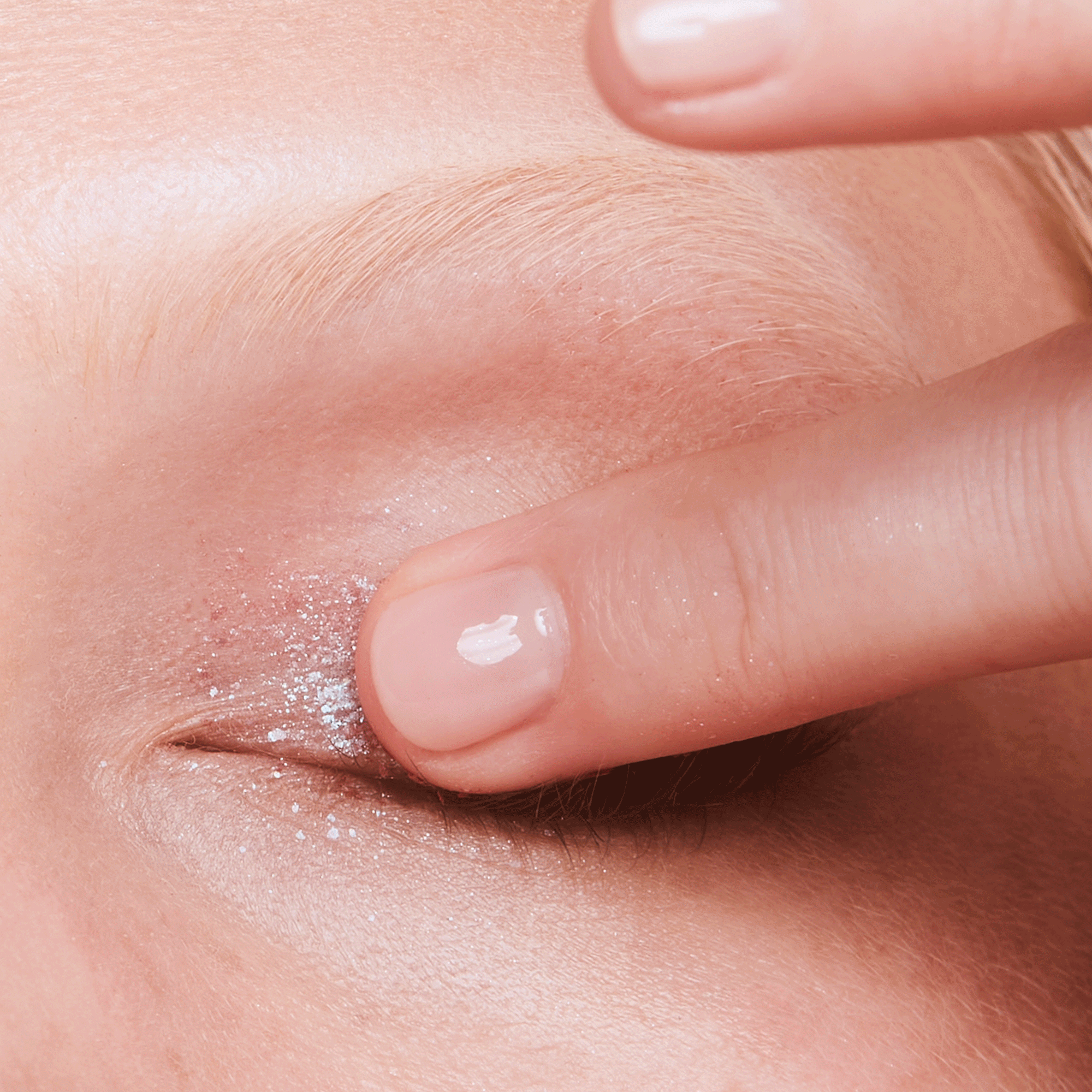 DOS_METALLEAF_EYE_GIF_ALLOFTHELIGHTS (1).gif