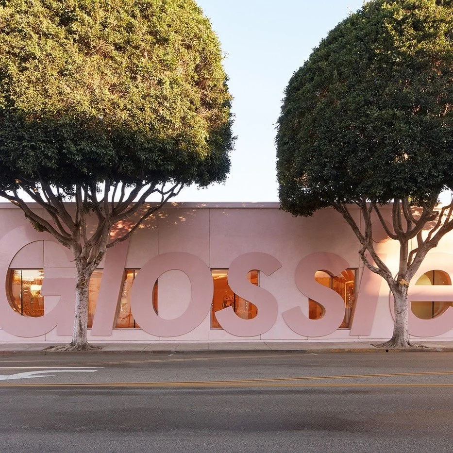 https---hypebeast.com-wp-content-blogs.dir-6-files-2021-11-glossier-los-angeles-la-flagship-store-opening-date-location-address-info-2.jpg