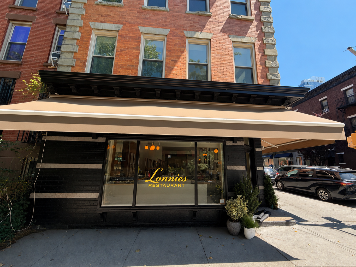 LONNIES | 100-112 Bond Street, Cobble Hill