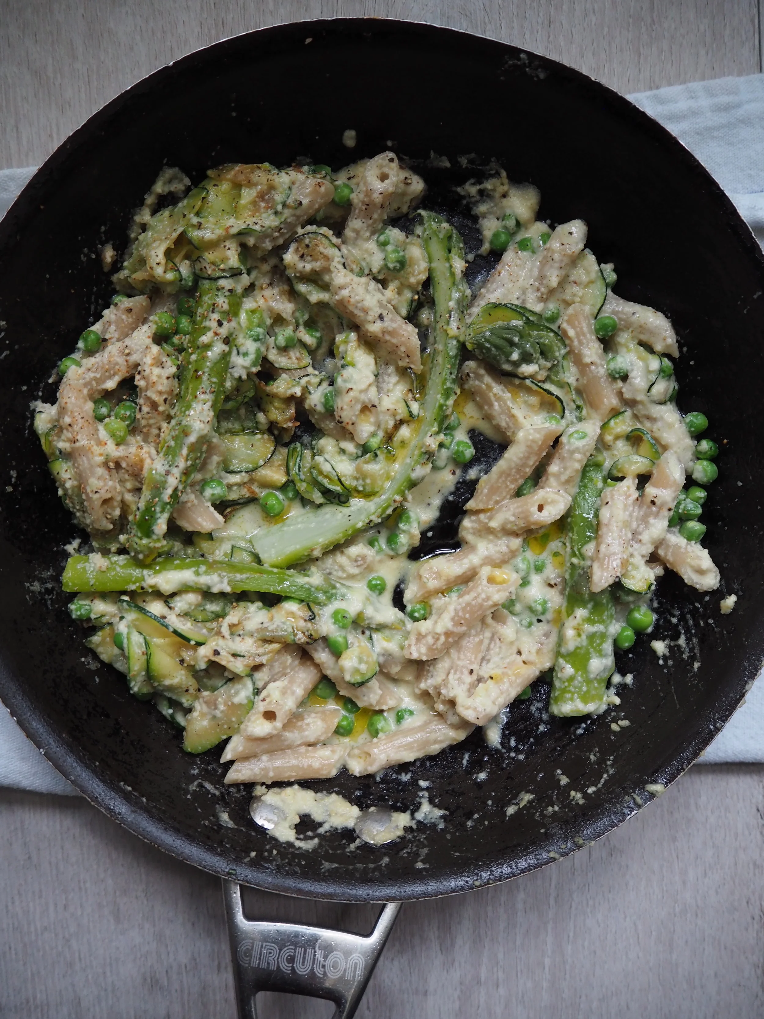 Dairy-free Green pasta vertical.jpg