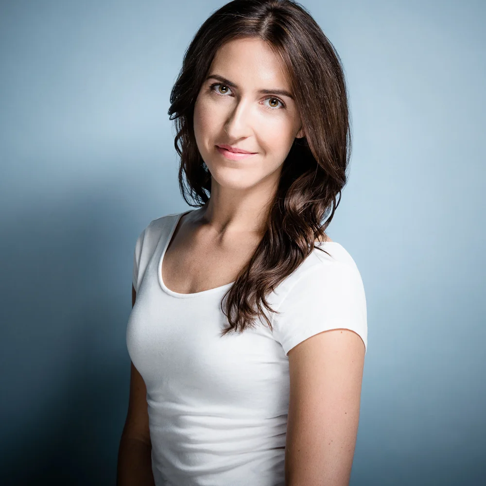 Molly Flood Headshot 2018.jpg