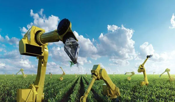 Robots-to-revolutionize-farming-ease-labor-woes.jpg