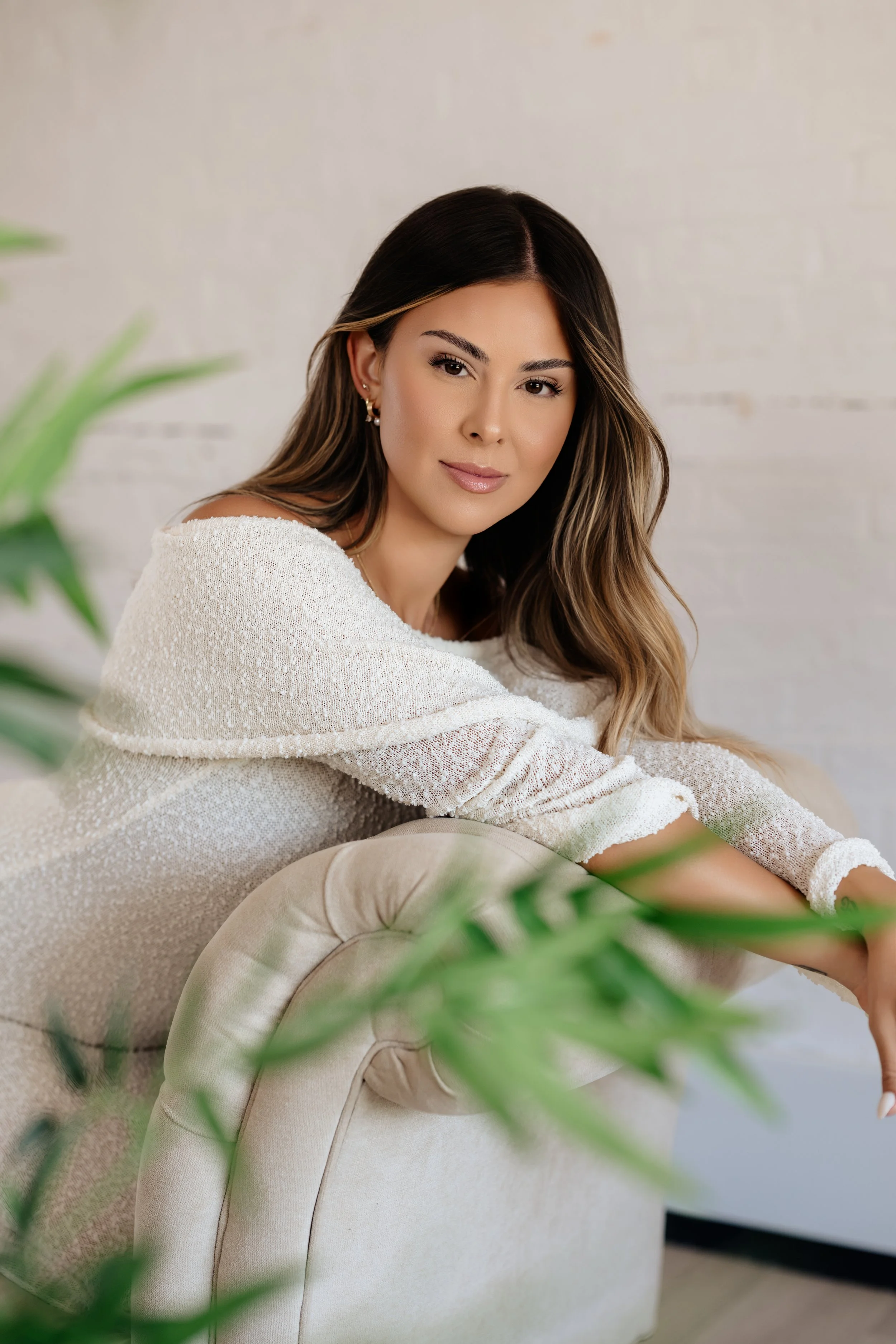 Elegant editorial portrait of a woman during The Edit luxury portrait experience in Peterborough by Elizabeth Young Photography.