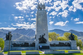 https://images.squarespace-cdn.com/content/v1/5a441269ace864a5558aaded/1554075099403-FM3TSOQN3SH8TGE3RZNE/This+is+the+Place+Monument.jpg?format=300w