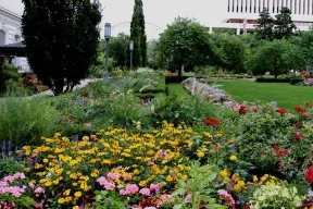 Flowers Temple Square complex.jpg
