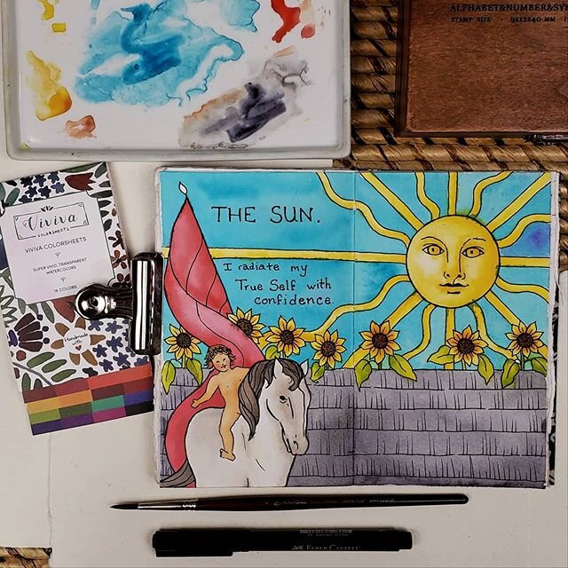 ☀️Happy Solstice☀️ May you radiate your True Self with confidence today.
&bull;
&bull;
&bull;
Sometimes it's hard to come up with your own ideas and you just want to paint coloring book style. I slightly modified the composition of the The Sun card f