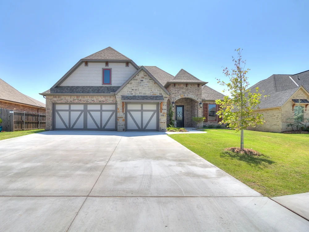 3204 Sycamore Dr - MLS-4.jpg