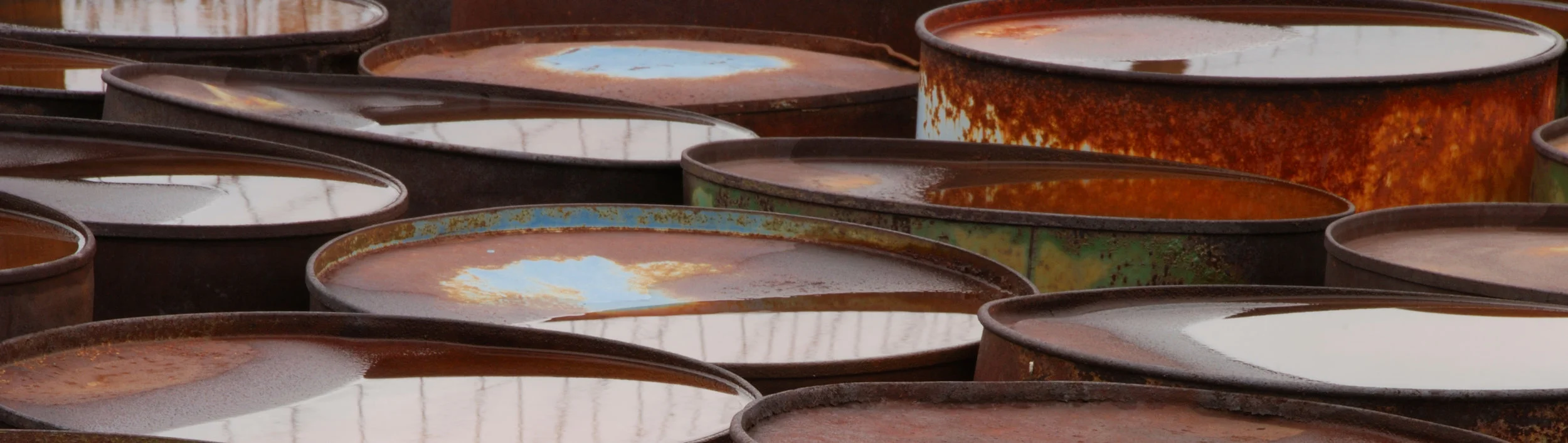 rusty-barrel-tops-banner.jpg