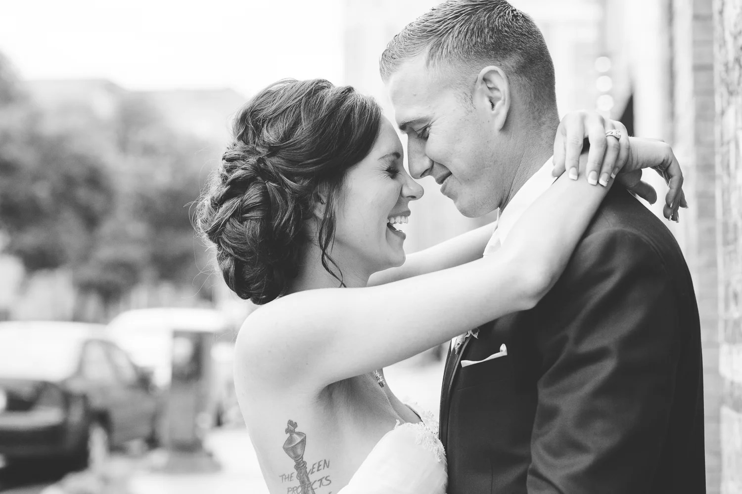 Natural Minneapolis Wedding Photography at Aria Minneapolis