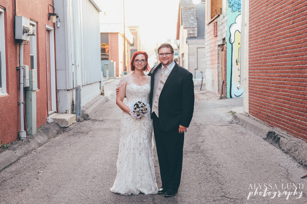 Shakopee Minnesota wedding couple portrait in an alleyway