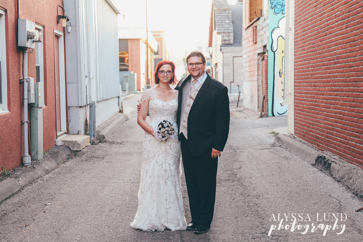 Natural Minneapolis Wedding Photography by Alyssa Lund Photography