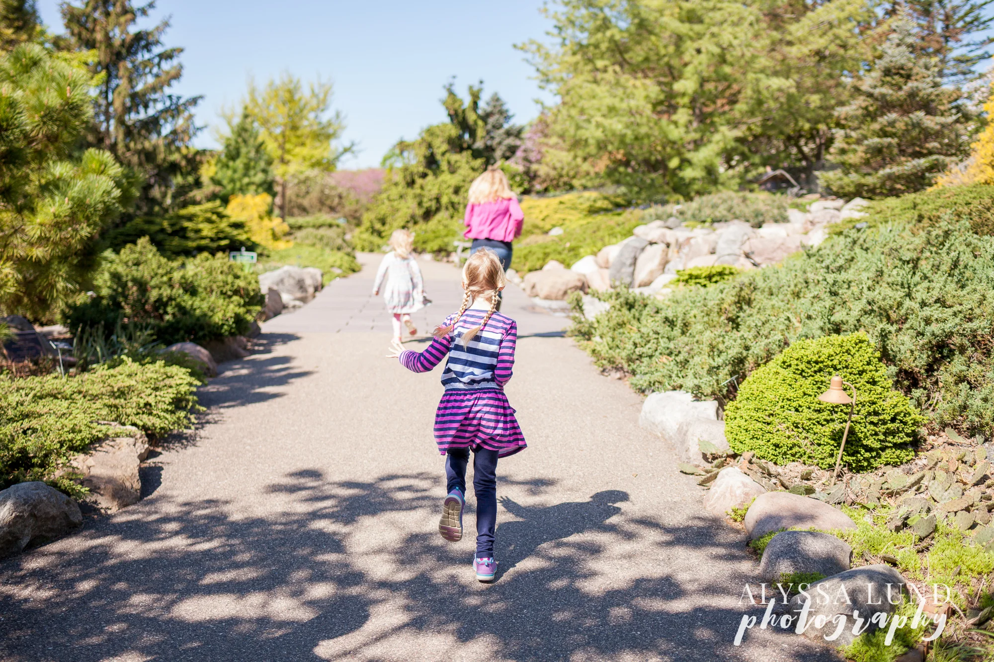 Minneapolis-Engagement-Session-with-Daughters