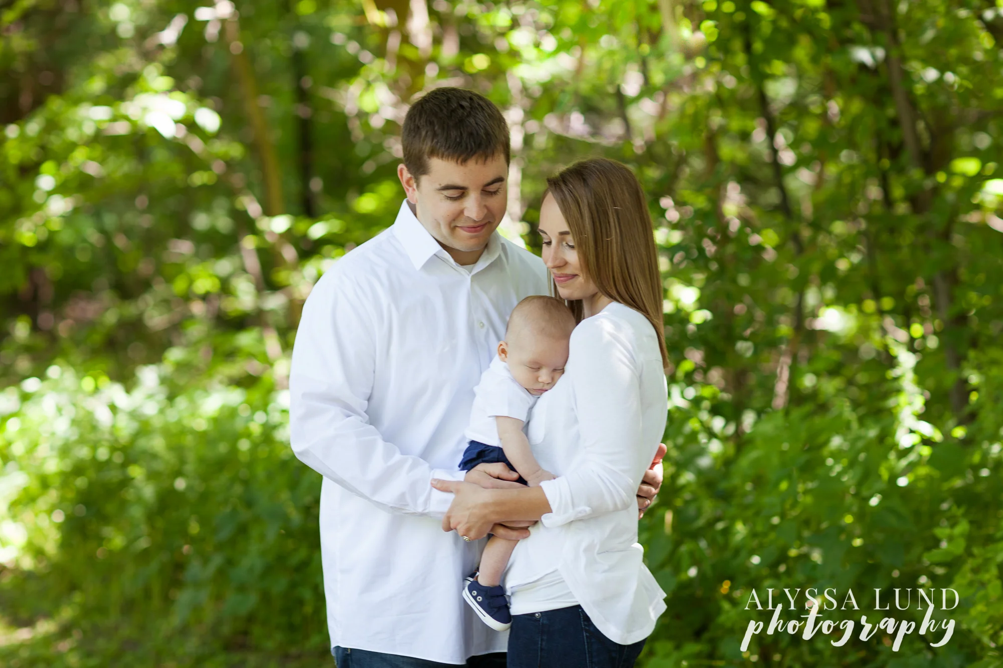 Minnesota outdoor newborn session in a park