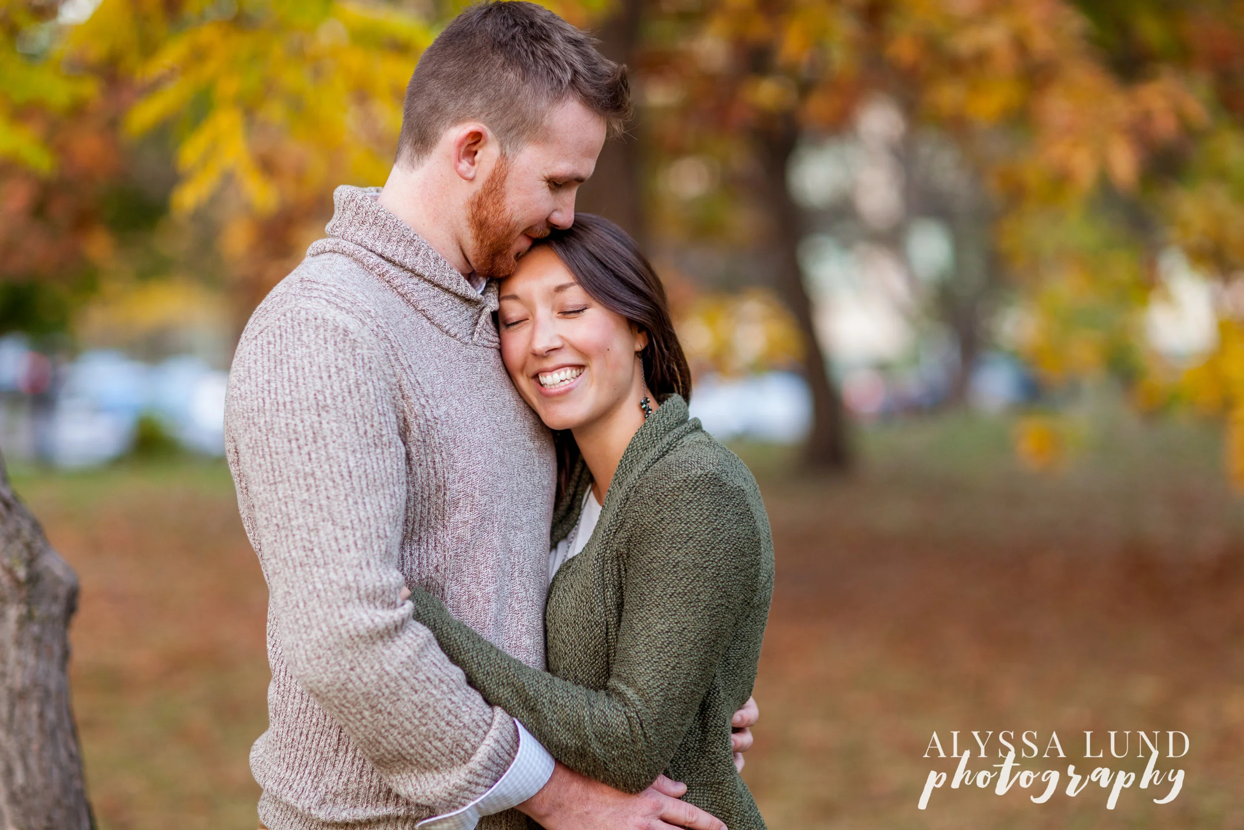 fall-engagement-session-at-the-minneapolis-stone-arch-bridge-10