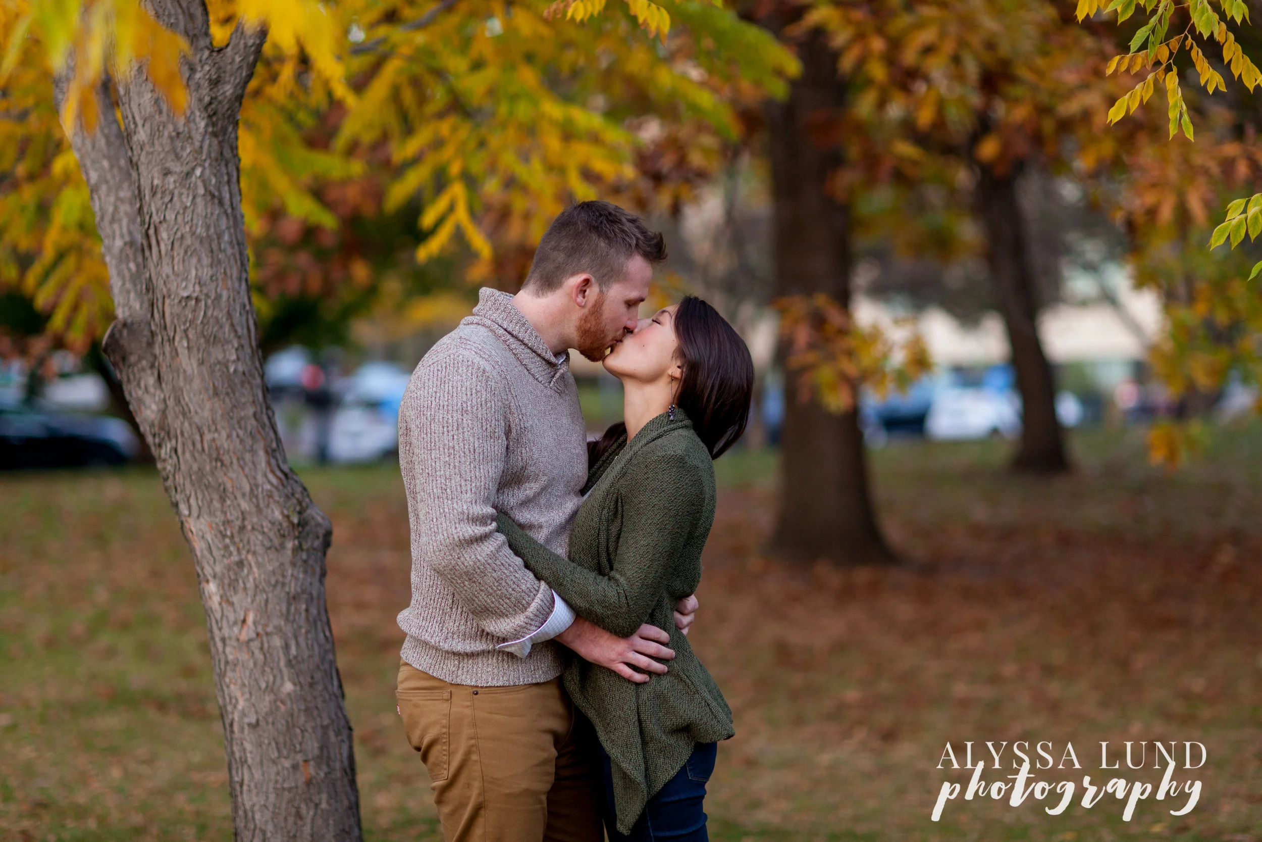 fall-engagement-session-at-the-minneapolis-stone-arch-bridge-12