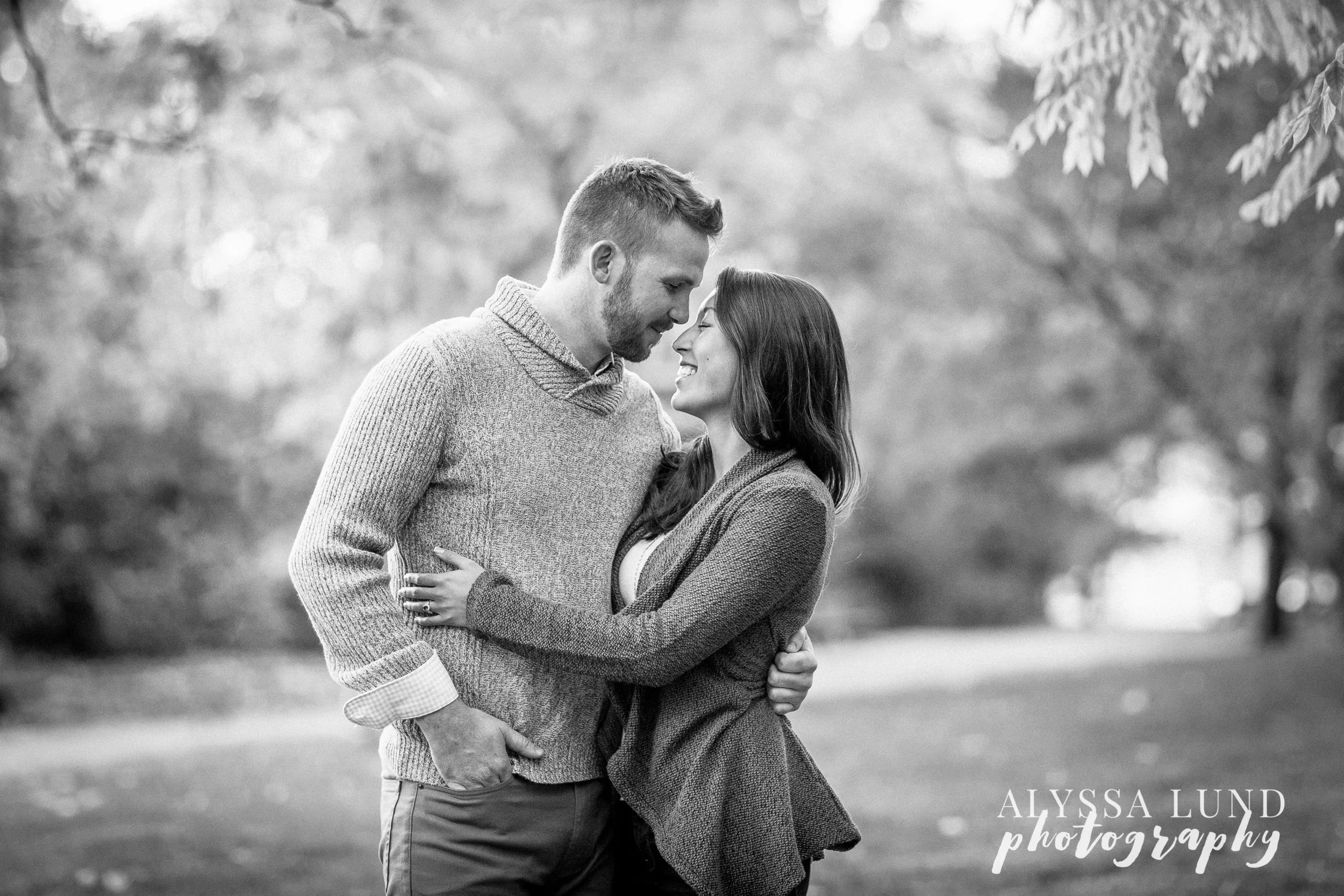 fall-engagement-session-at-the-minneapolis-stone-arch-bridge-7