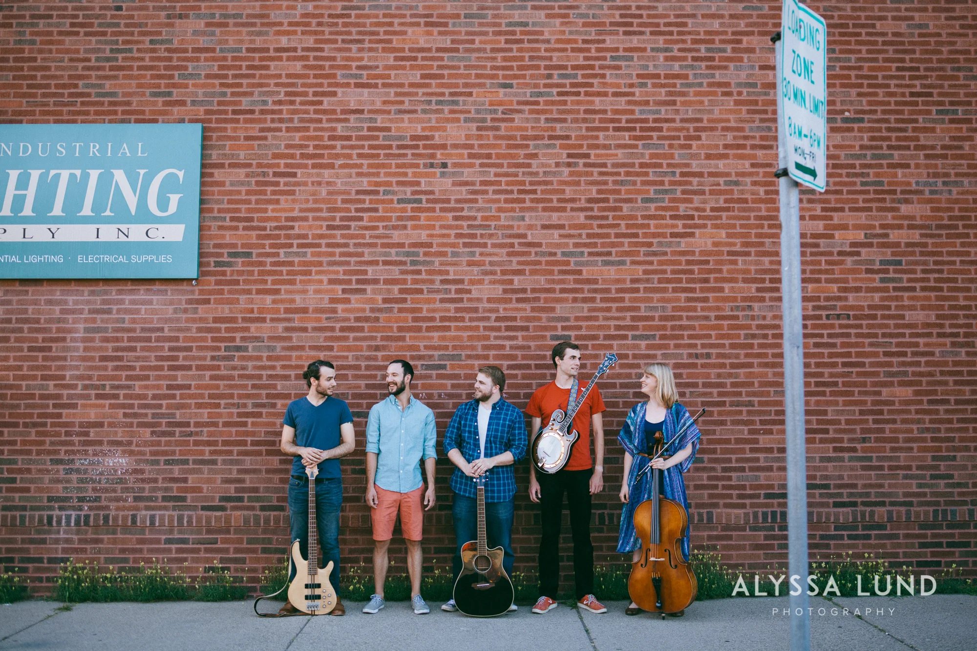 Minneapolis Creative Wedding Party Photos-01