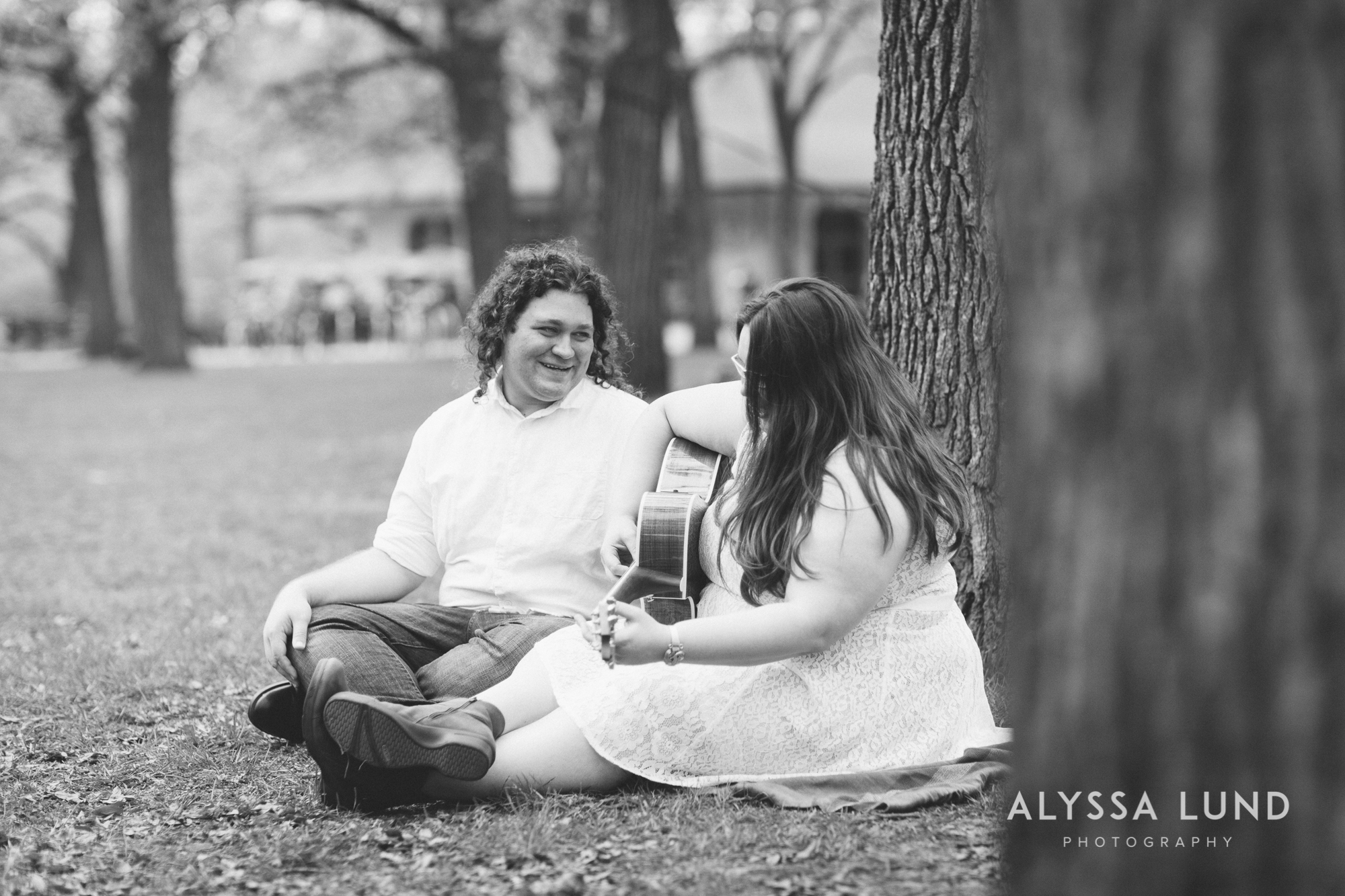 Minneapolis-Coffee-Shop-Engagement-Session-04.jpg