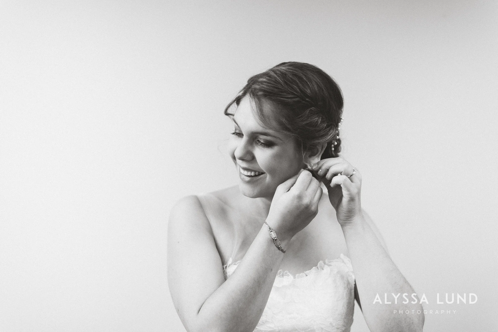 Emily Ian DIY Wedding at the Minneapolis Campus Club-05.jpg