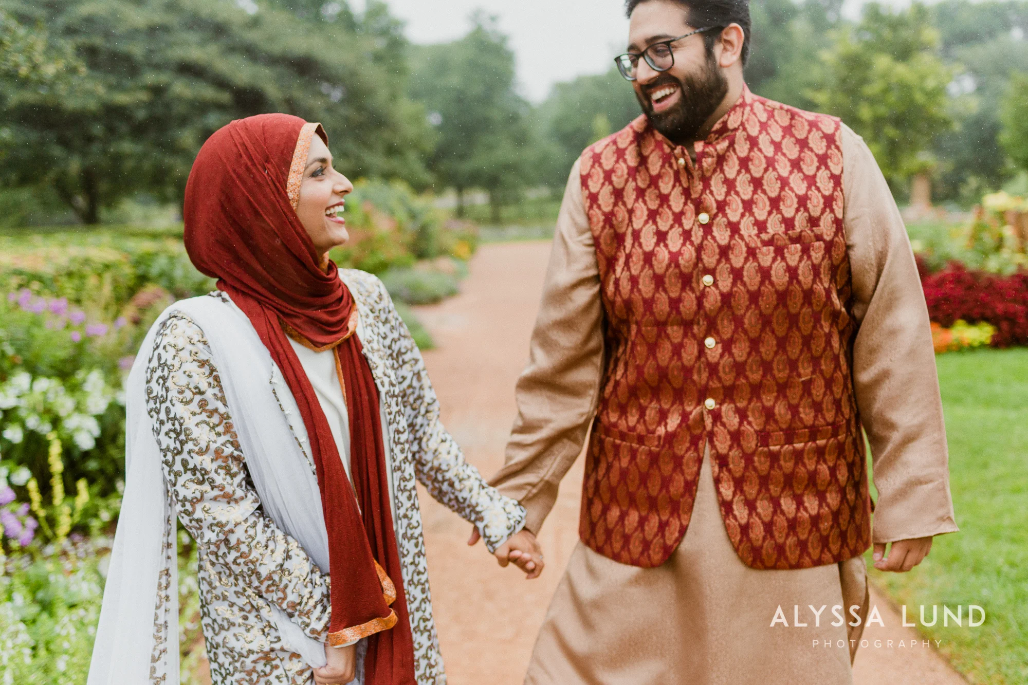 Rainy Minneapolis Engagement Session at Lyndale Park Gardens-18.jpg