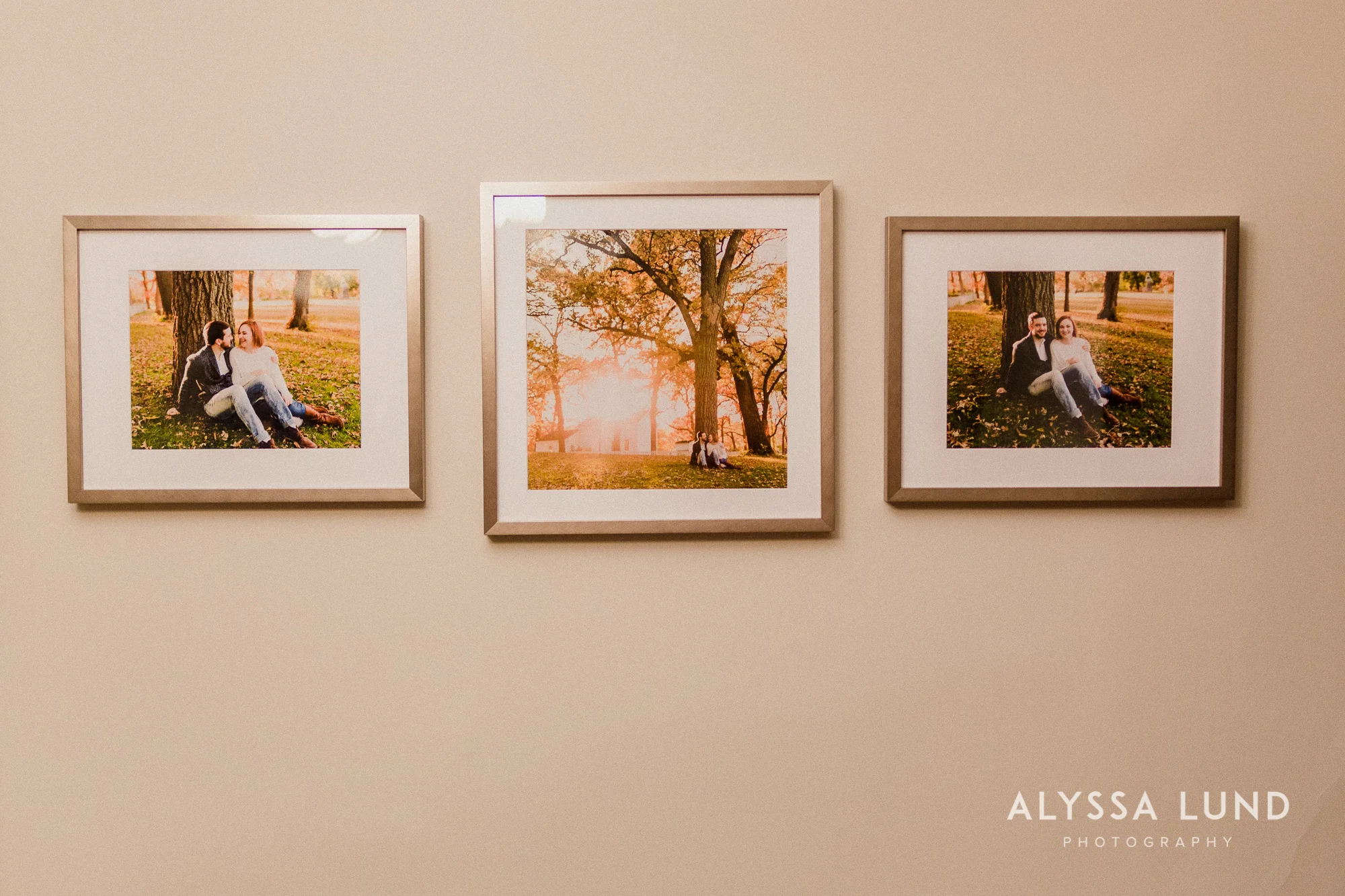 Fall couple photo ideas in Minneapolis.jpg