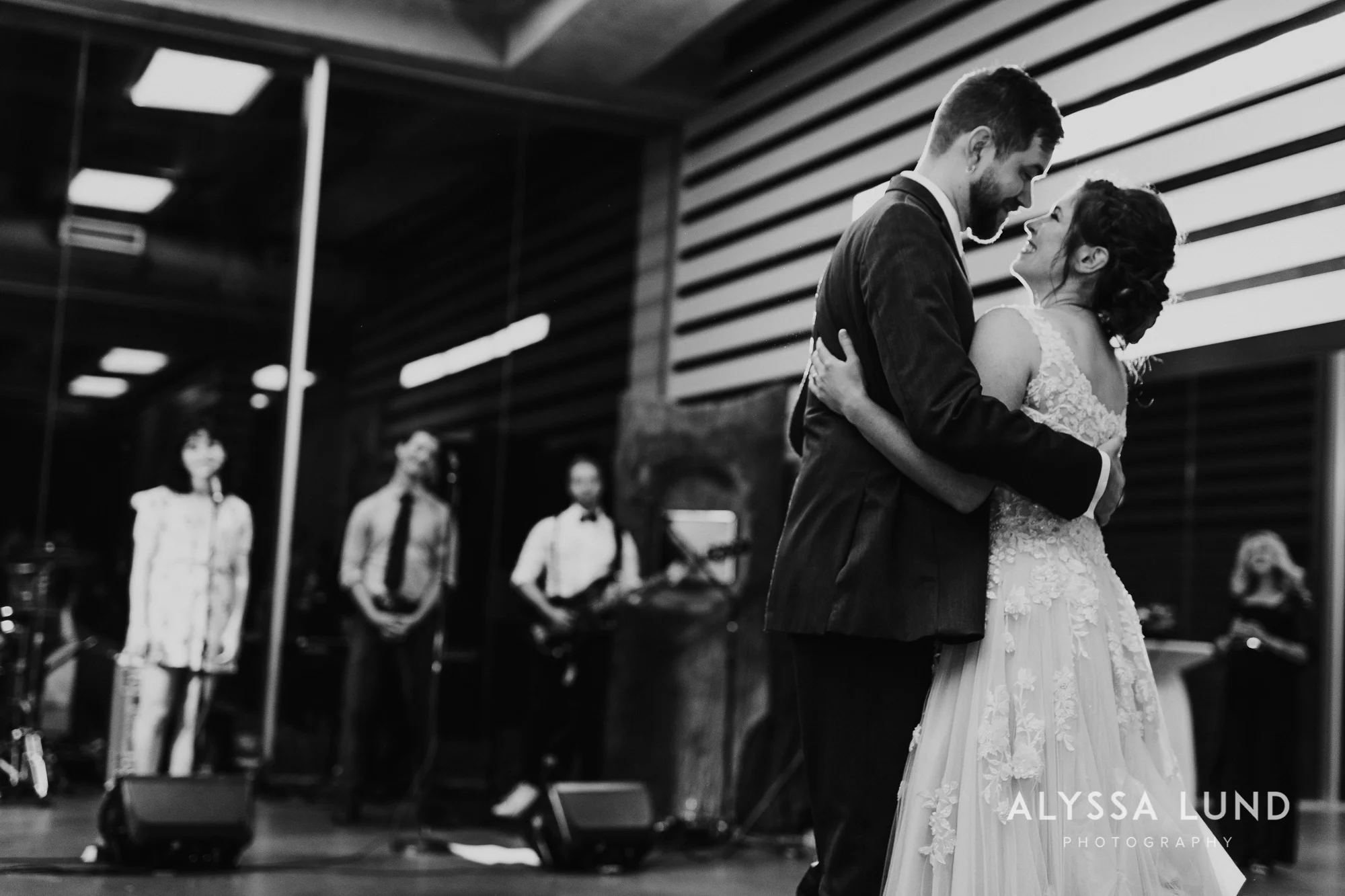 St. Paul Como Conservatory Wedding Photography-57.jpg