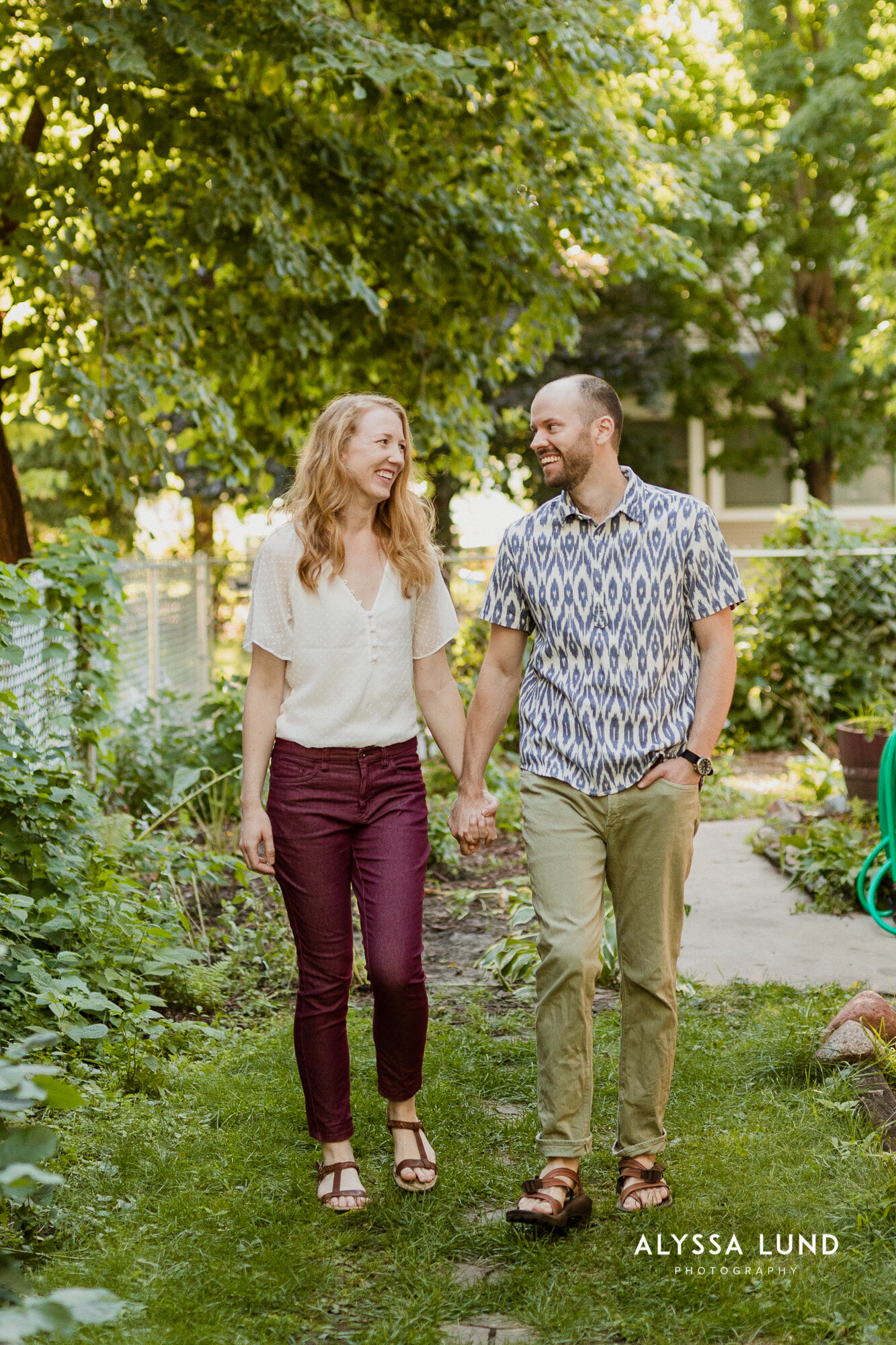 Minneapolis relaxed engagement photography-1.jpg