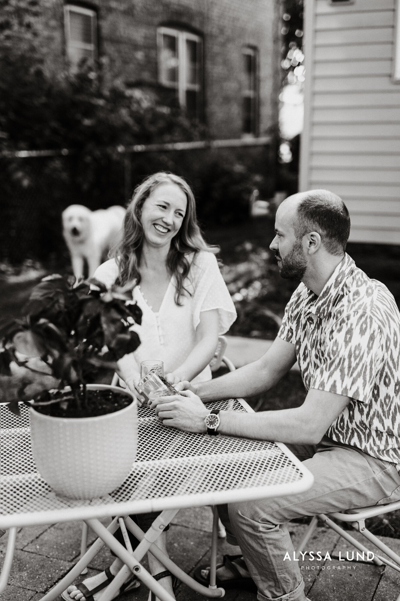 Minneapolis relaxed engagement photography-3.jpg