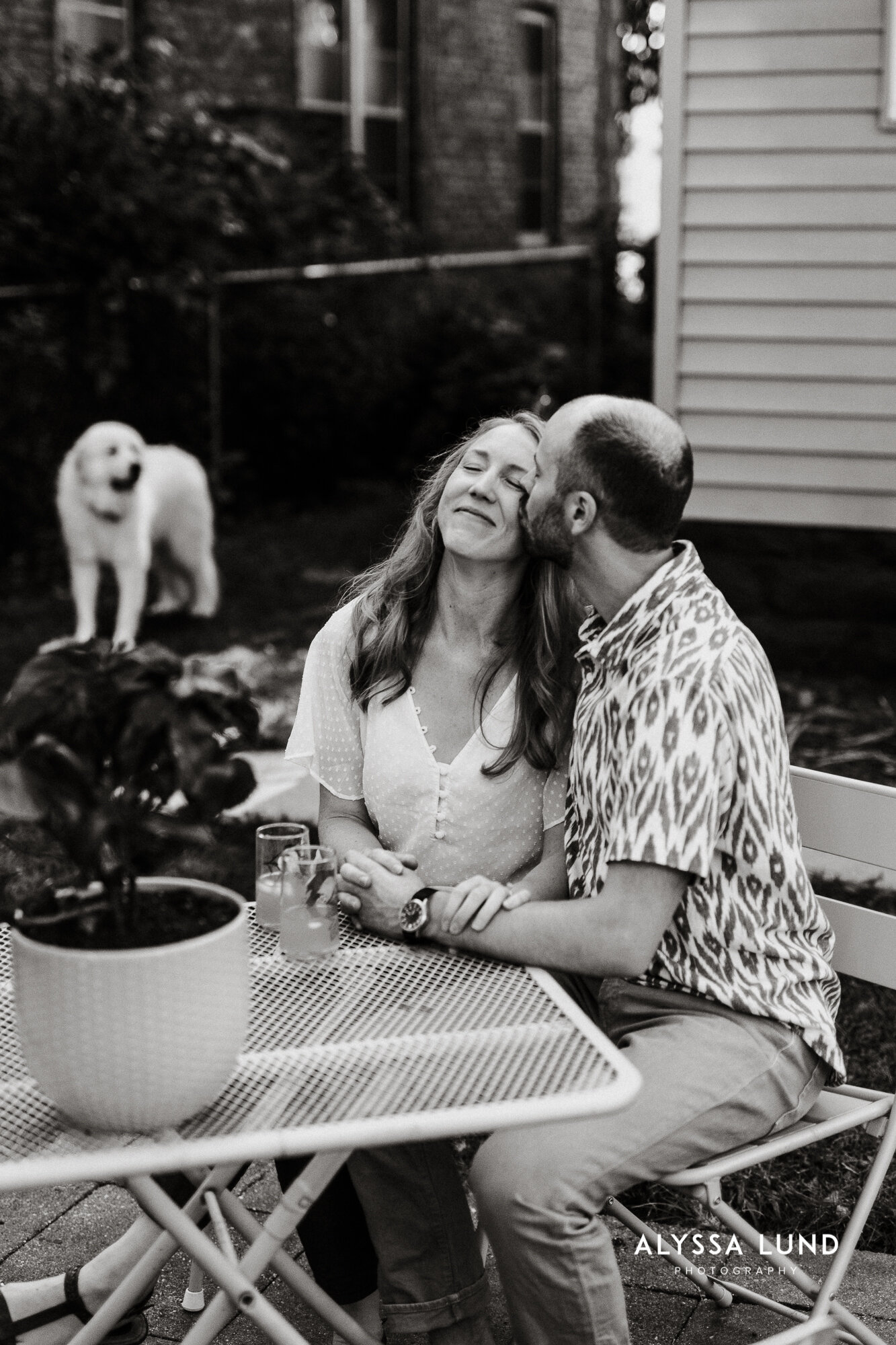 Minneapolis relaxed engagement photography-4.jpg
