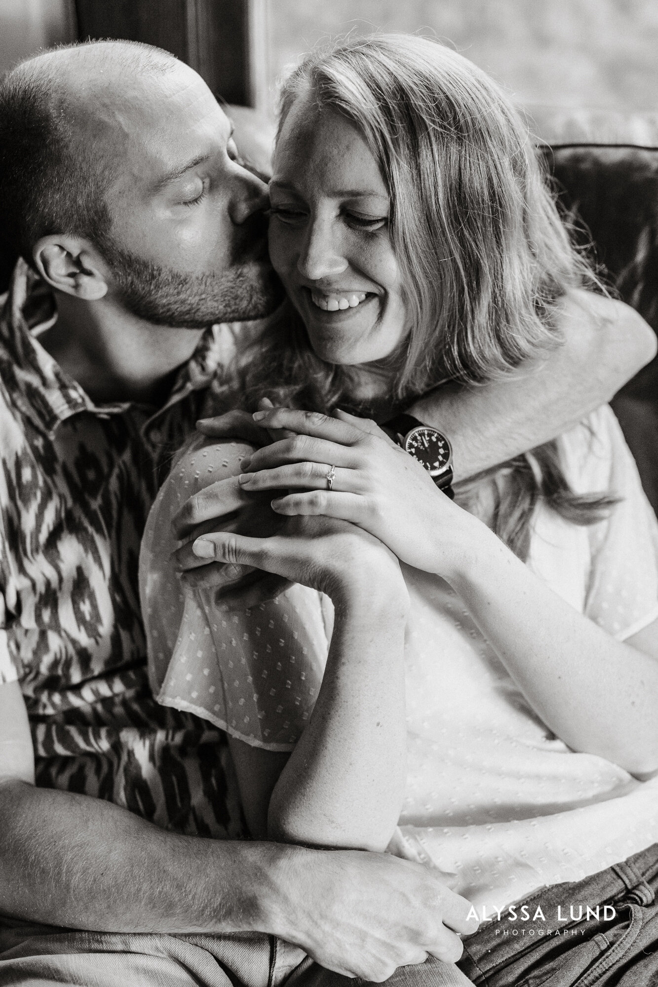 Minneapolis relaxed engagement photography-11.jpg