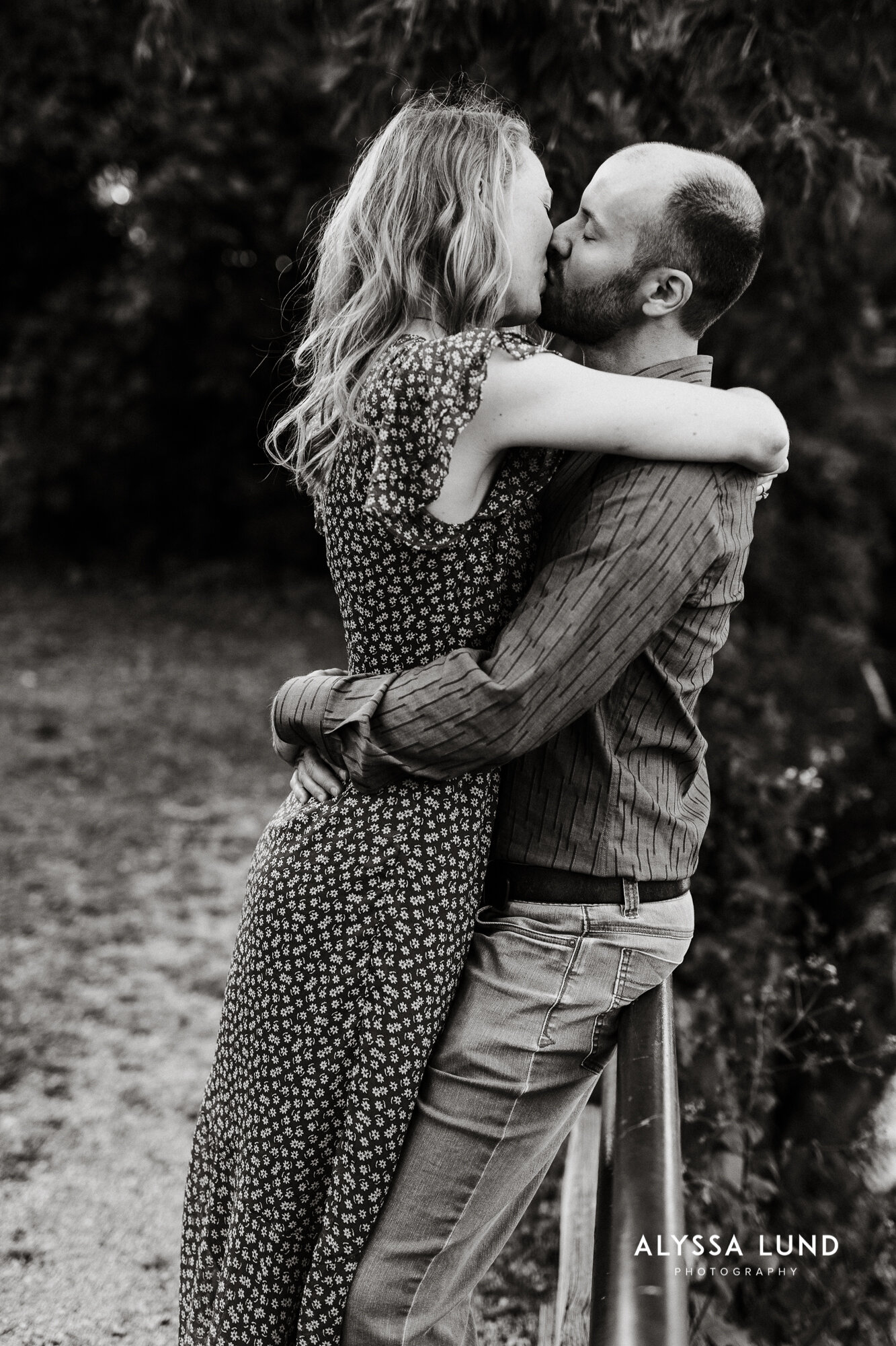 Minneapolis relaxed engagement photography-19.jpg