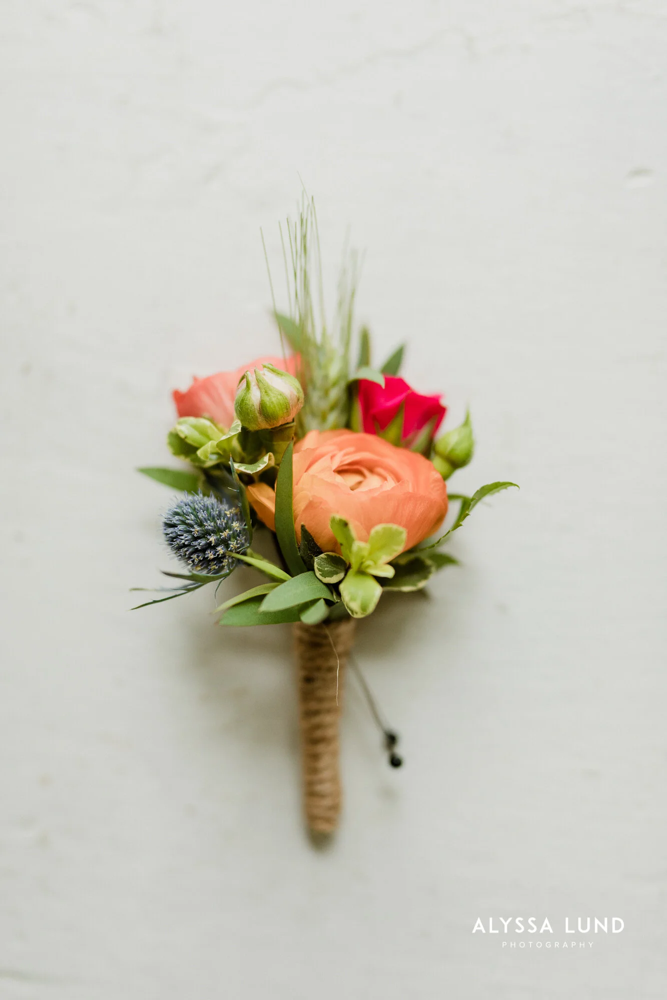 Tessa And Michael S Happy Loving Nature Filled Backyard Wedding Creative Minneapolis Wedding Photography By Alyssa Lund Photography