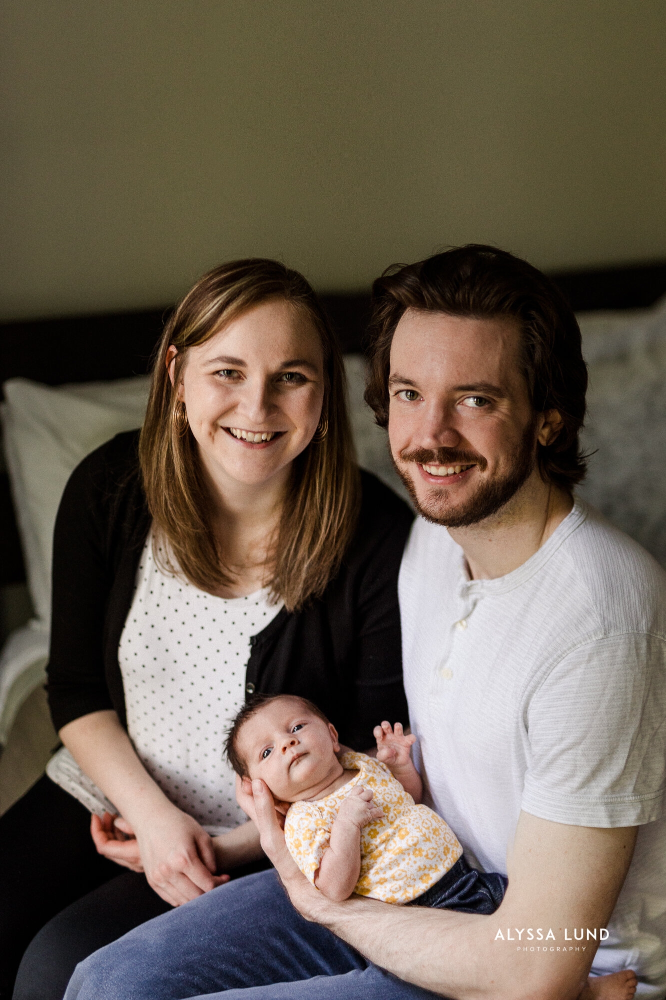 Minnesota storytelling lifestyle newborn photography at home-13.jpg