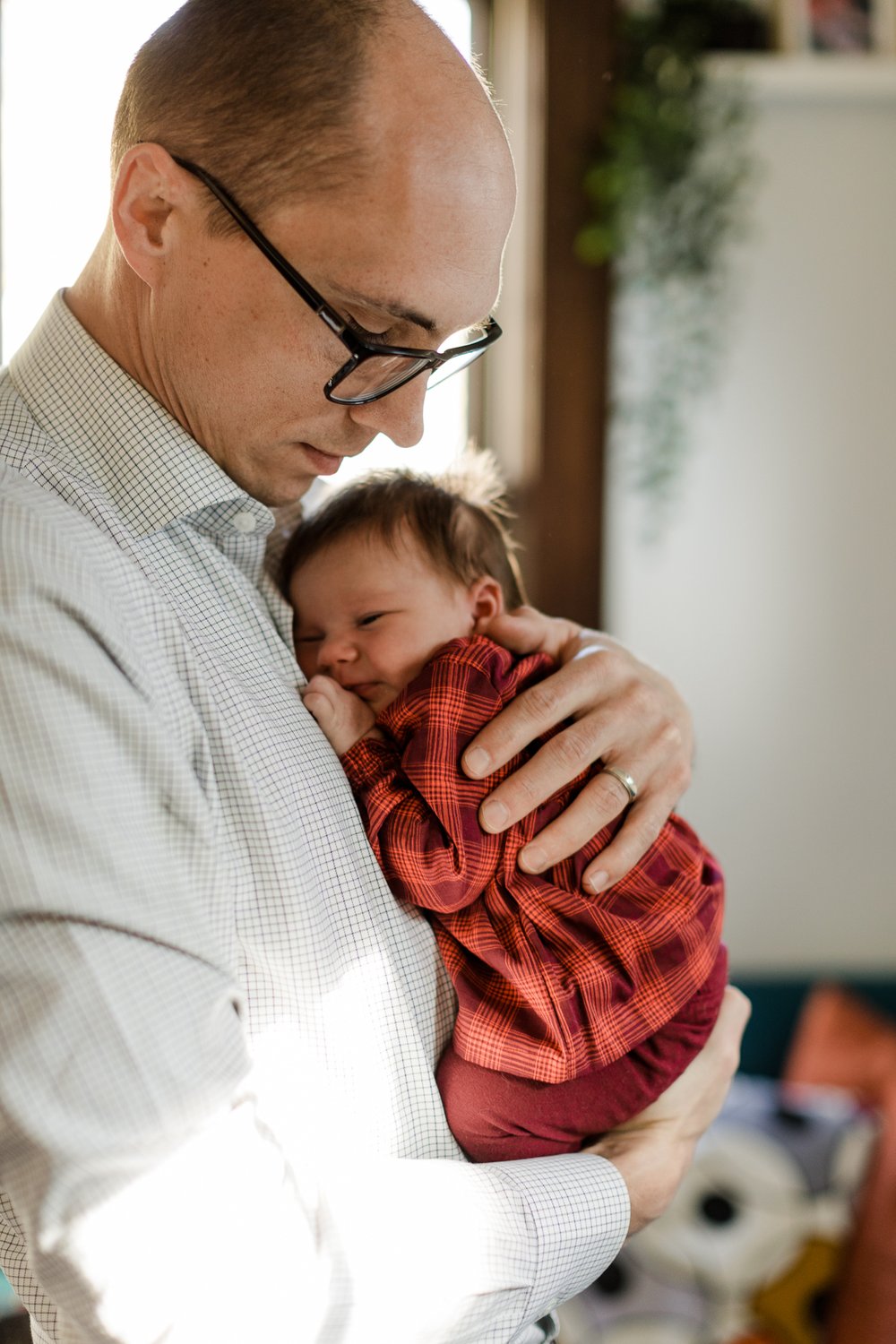 Minneapolis lifestyle home newborn photography by Alyssa Lund Photography-14.jpg