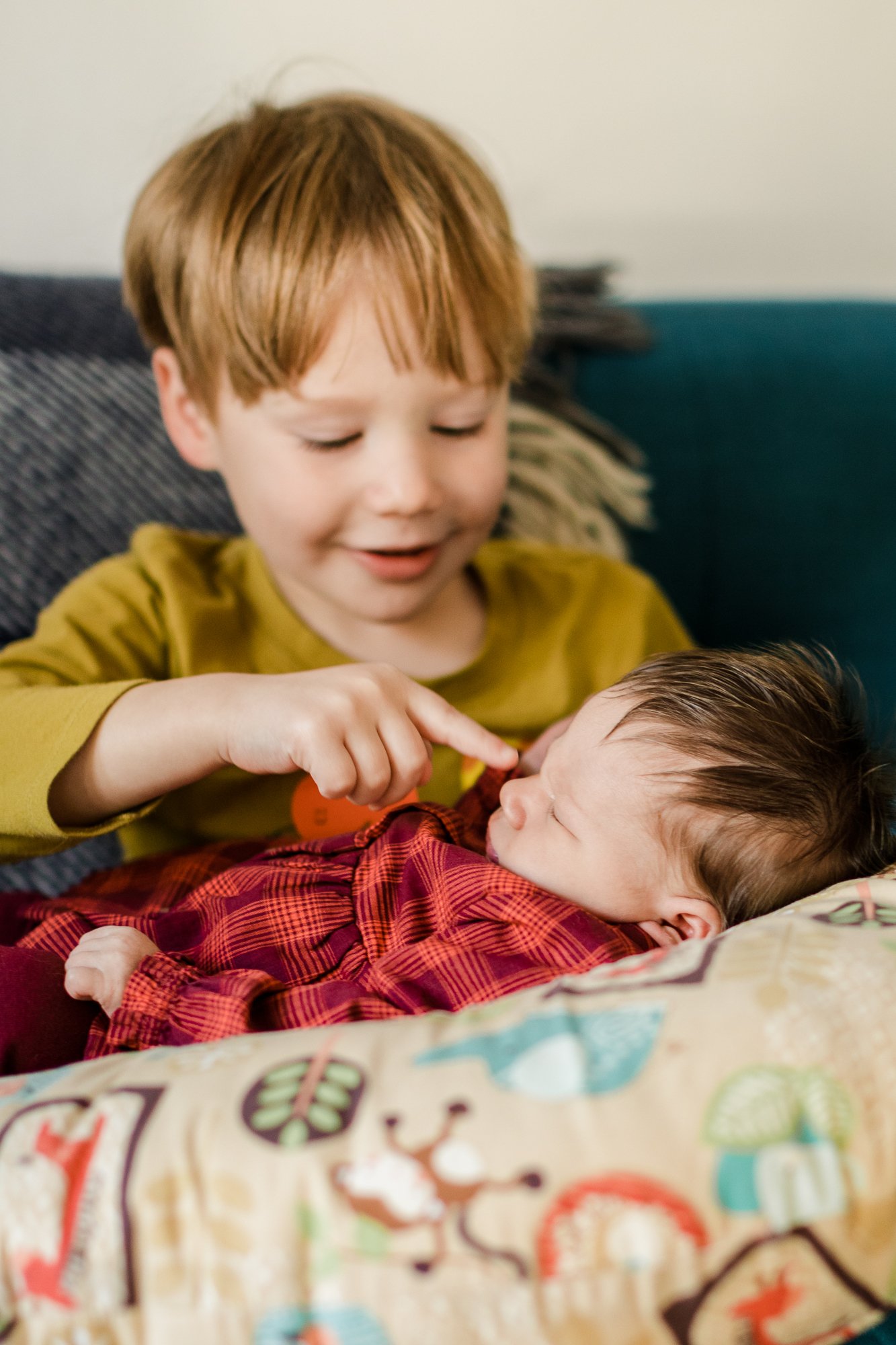 Minneapolis lifestyle home newborn photography by Alyssa Lund Photography-18.jpg