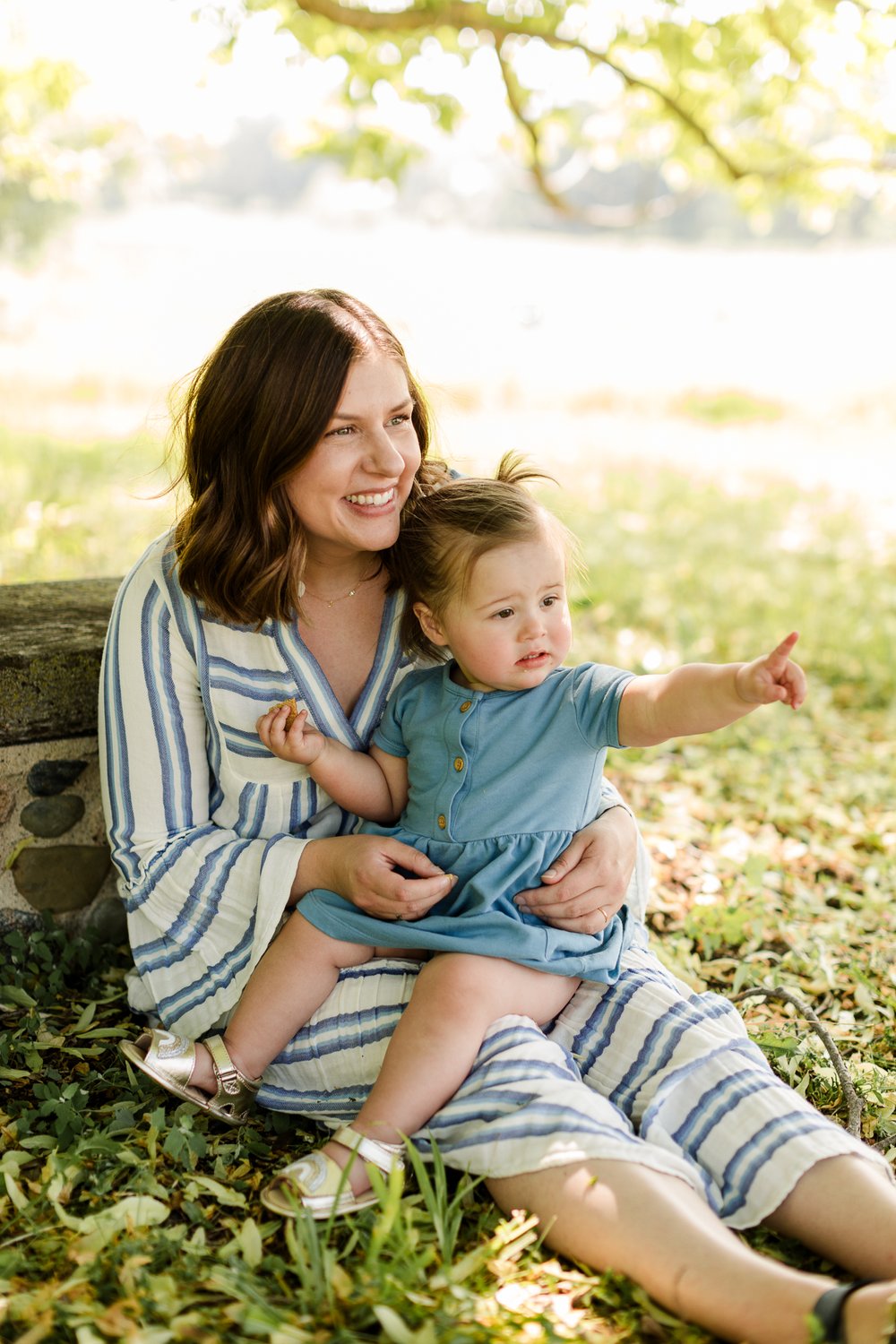 Minnesota natural storytelling lifestyle family portraits-09.jpg