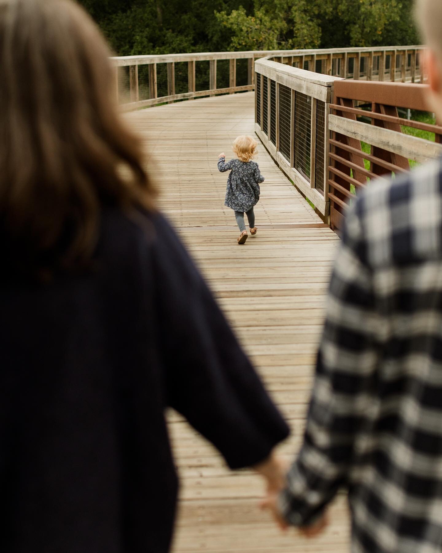 Ashlee, Margaret, and their little daughter Thea *love* the fall. It is the season of Thea&rsquo;s birthday, and as a family it&rsquo;s their favorite time of year to spend outside, savoring the warm air and beautiful colors. ⁠
⁠
For several years no