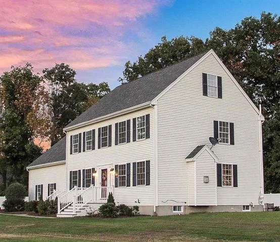 174 South Road - Kensington NH