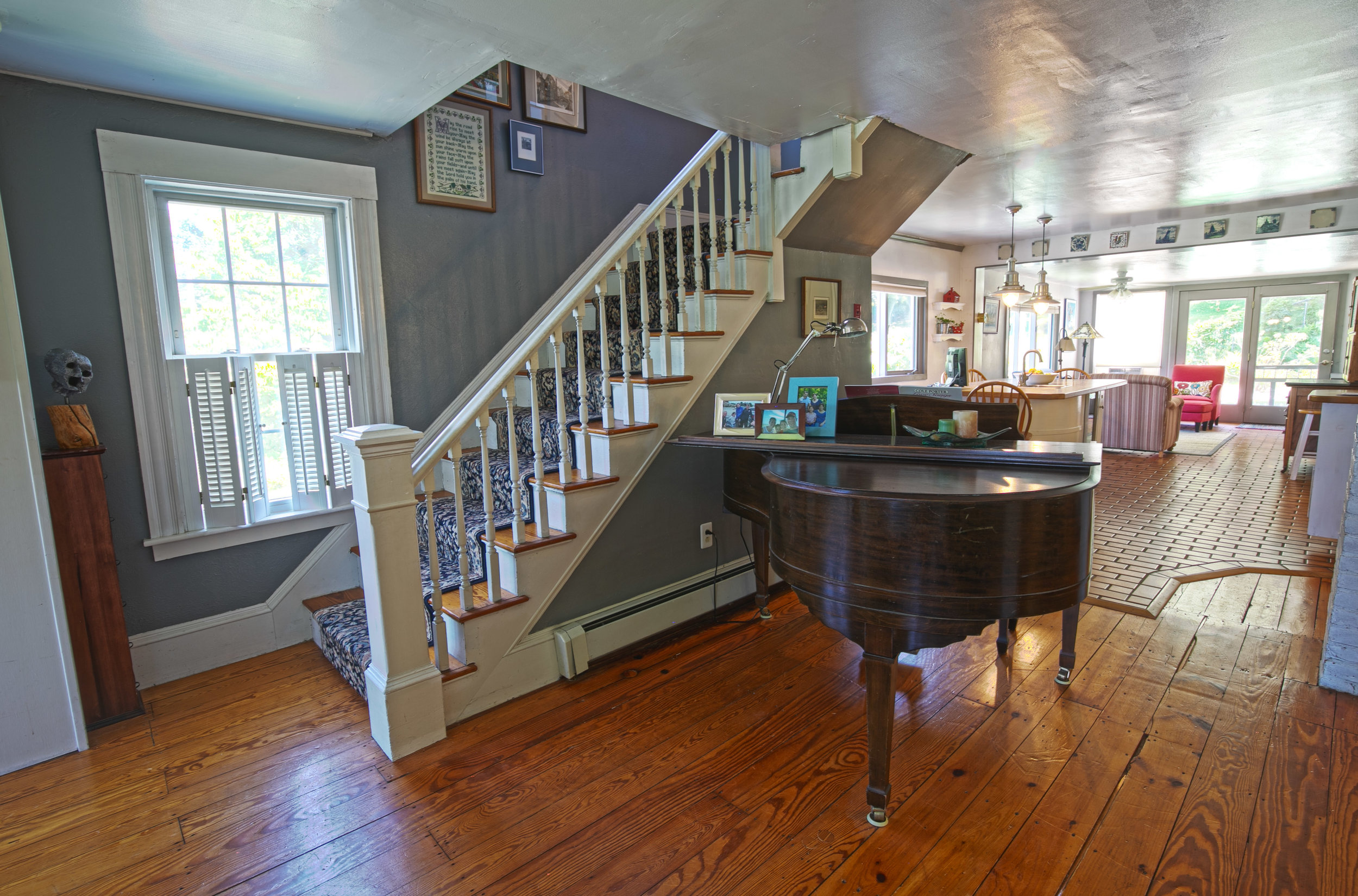 Staircase_01.jpg