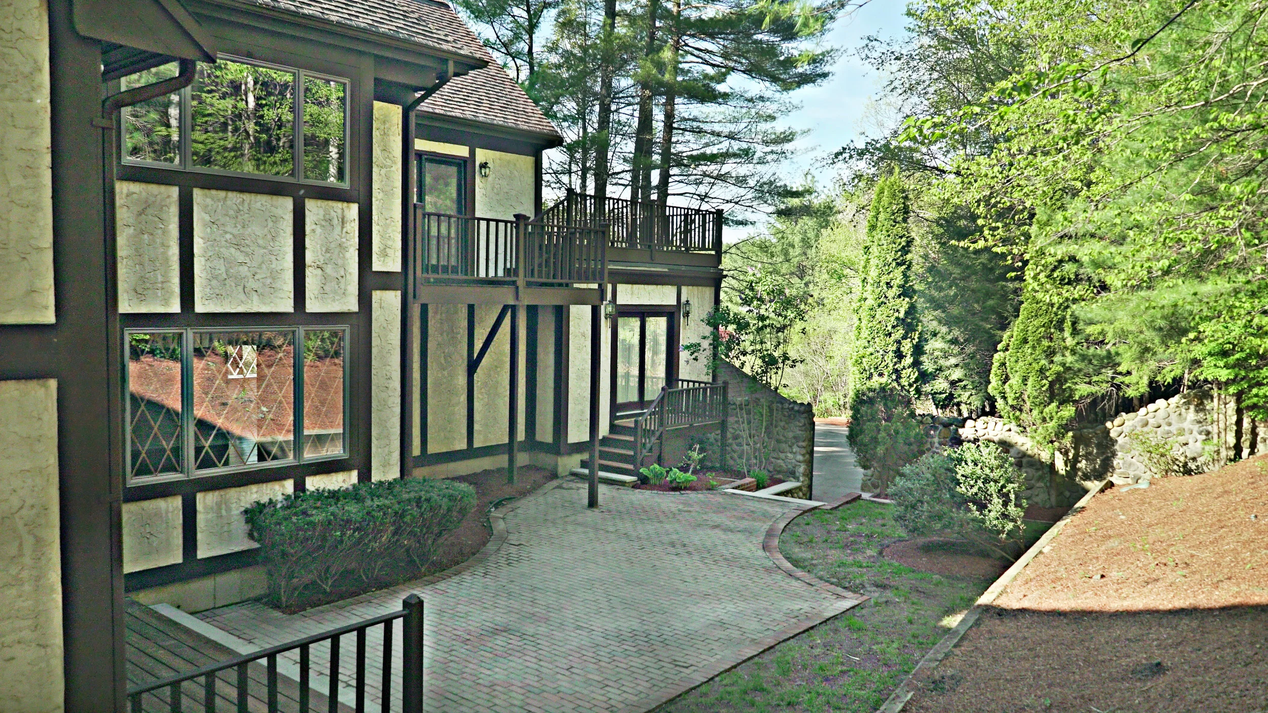 Back Patio 1.jpg