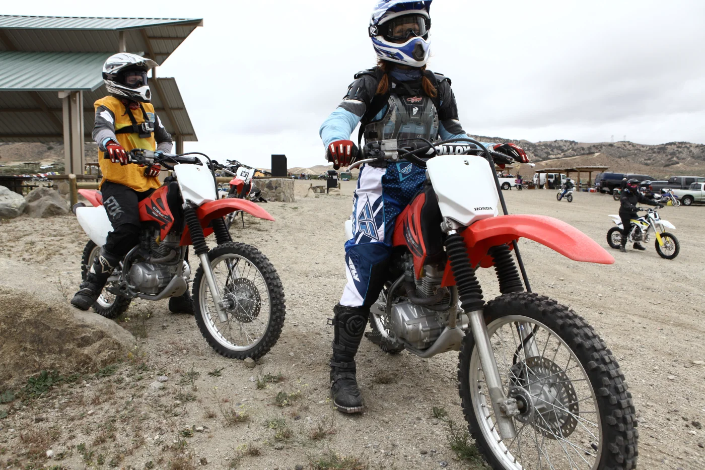 Babes in the Dirt_1339.jpg