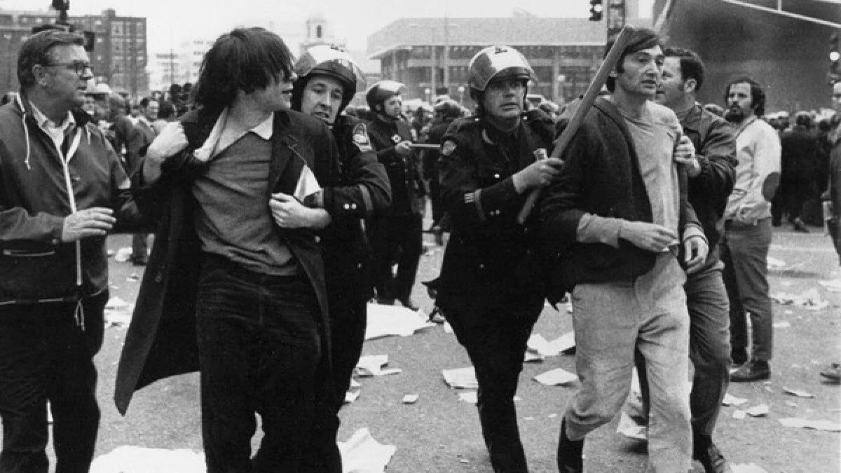 Howard Zinn and the Struggle for the Microphone: History, Objectivity, and Citizenship